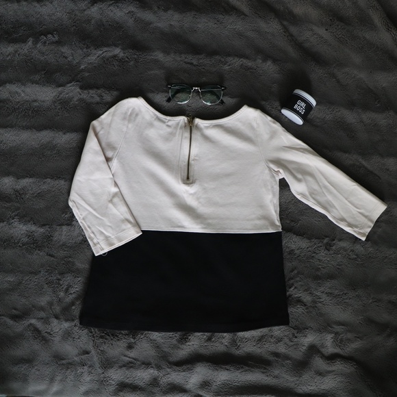 2/$25 H&M Mid Sleeve Top - Picture 7 of 8